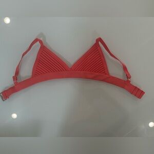 Aritzia. BabatonTop. Size S. NWOT. Color Coral